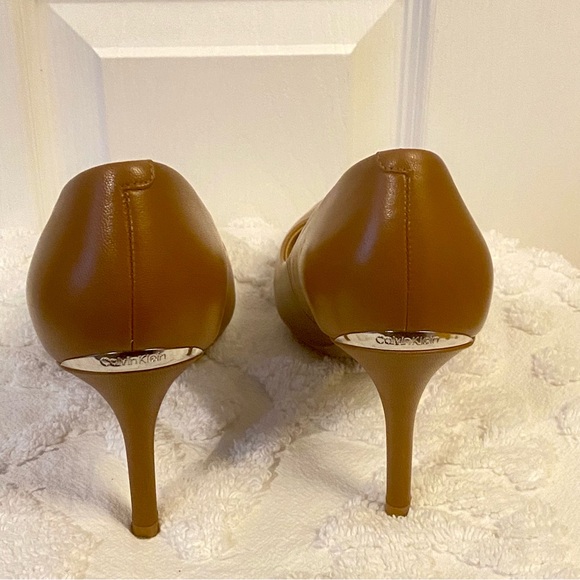 Calvin Klein Women's Cognac Brown Leather Heels Silver Logo Plate 8.5 Med - Picture 4 of 9